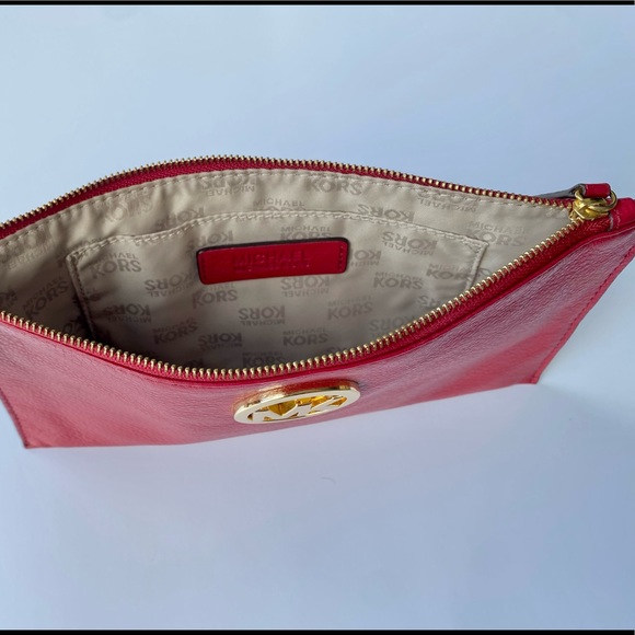 NEW - Michael Kors - “Fulton" Large Pebbled W/wristlet - Red Leather Clutch - Picture 8 of 14